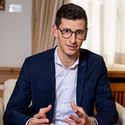 Dr. Lennart Neckenich